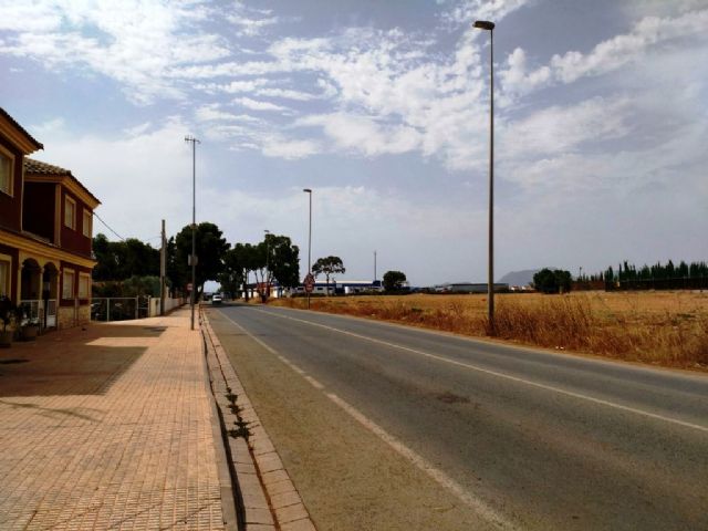 Una senda peatonal con carril bici unira Santa Ana pueblo con el Poligono Santa Ana - 1, Foto 1