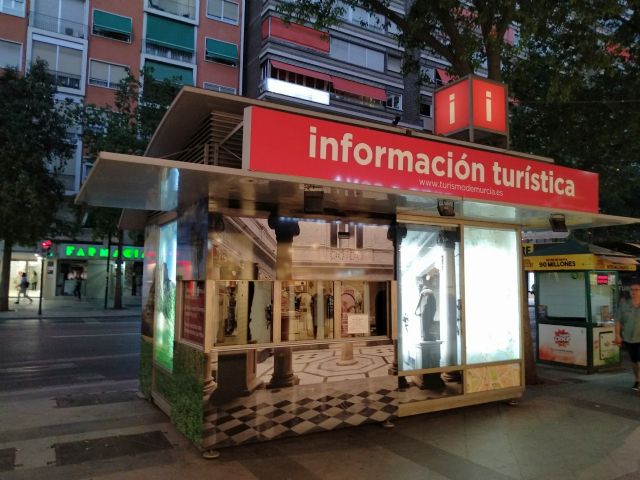El PSOE critica al Ayuntamiento por cerrar el punto de información turística de Gran Vía en agosto, cuando más visitantes pueden venir - 1, Foto 1