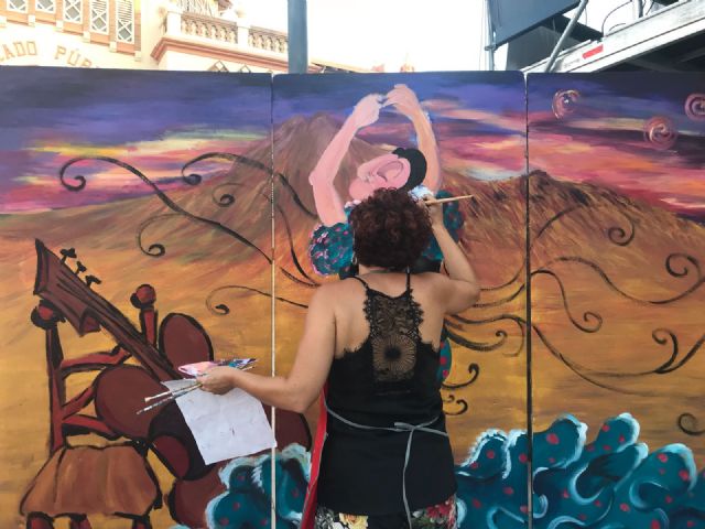 Una performance de pintura decora un mural con los artistas flamencos más representativos del festival internacional del Cante de las Minas - 2, Foto 2