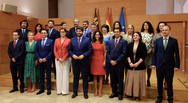 El presidente de la Comunidad, Fernando López Mir as, preside la toma de posesión de los secretarios gener ales de las consejerías de la Administración regional - 2, Foto 2