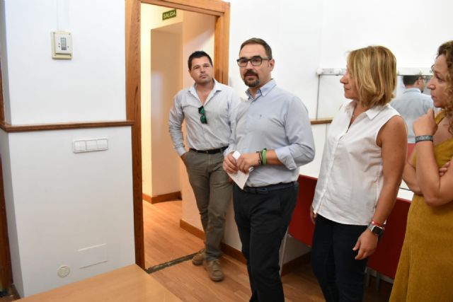 Los beneficiarios de los Programas de Empleo y Formación de la Concejalía de Desarrollo Local finalizan el acondicionamiento del Teatro Guerra - 1, Foto 1