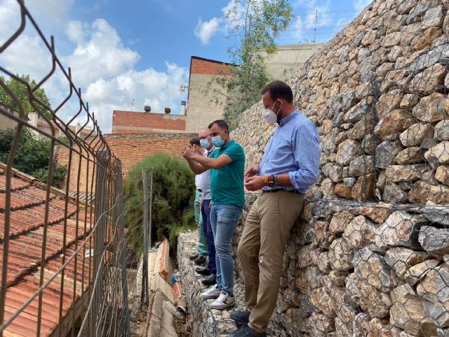 El PP denuncia que Mario Gómez pone en riesgo a los vecinos al bloquear el arreglo del gran muro de contención de Monteagudo - 1, Foto 1