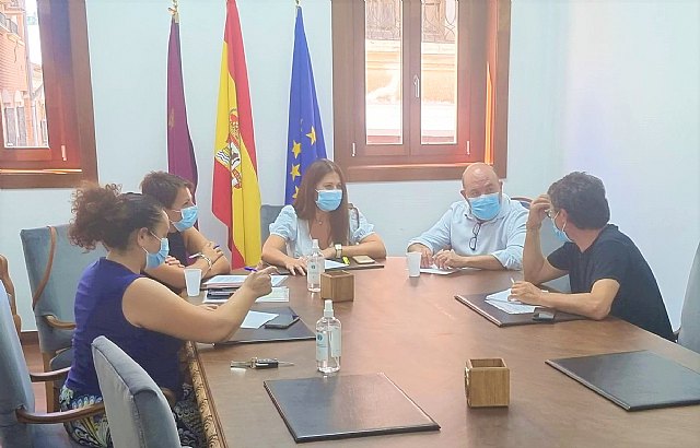 El alcalde y la concejala de Cultura reciben a la nueva junta directiva de la Hermandad de San Bartolomé - 1, Foto 1