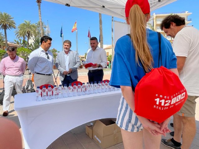 Campaña de concienciación en Santiago de la Ribera sobre el riesgo de sufrir golpes de calor - 1, Foto 1
