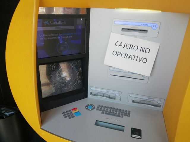 De nuevo amanece Las Torres de Cotillas con los cajeros automáticos reventados - 1, Foto 1