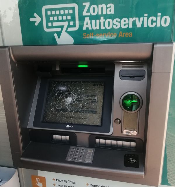 De nuevo amanece Las Torres de Cotillas con los cajeros automáticos reventados - 3, Foto 3