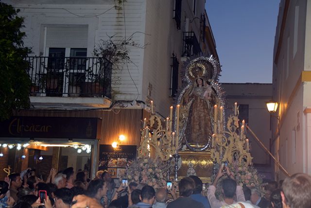 Triana se rinde ante su Virgen del Carmen,una tradición que perdura desde el siglo XVII en Sevilla - 3, Foto 3
