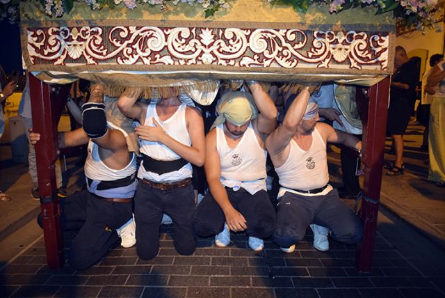 Triana se rinde ante su Virgen del Carmen,una tradición que perdura desde el siglo XVII en Sevilla - 5, Foto 5