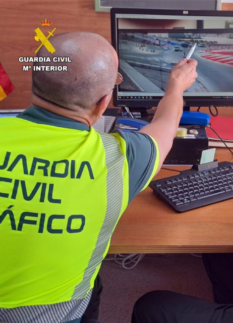 La Guardia Civil detiene a un conductor por conducci�n temeraria tras darse a la fuga en un veh�culo sustra�do, Foto 2
