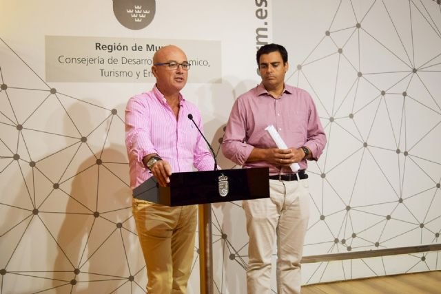 Más del 6.000 desempleados de larga duración encuentran trabajo en un año, 400 en agosto - 1, Foto 1