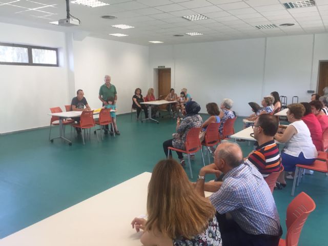 Realizado sorteo para establecer el orden de matriculaciones de la Universidad Popular - 1, Foto 1