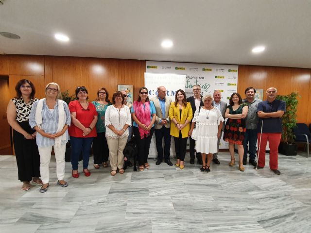 La consejera de Educación se reúne con el presidente del Cermi para reforzar la atención a la diversidad - 1, Foto 1