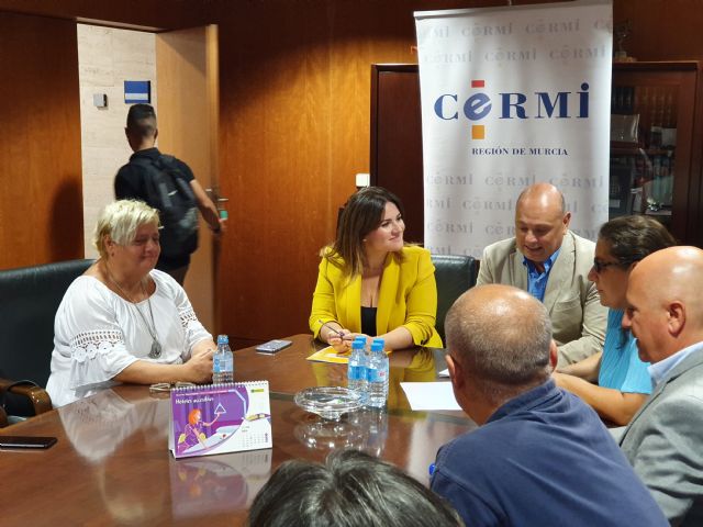 La consejera de Educación se reúne con el presidente del Cermi para reforzar la atención a la diversidad - 2, Foto 2