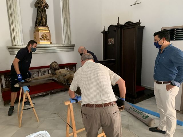 El Cristo de las Ánimas abandona el templo de San Javier para ser restaurado en el Centro de Restauración de la Región de Murcia - 4, Foto 4