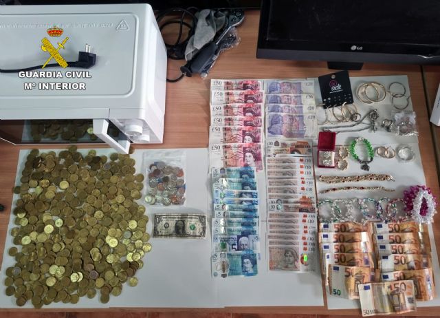 La Guardia Civil detiene a dos personas por una veintena de robos en viviendas de Santomera - 2, Foto 2