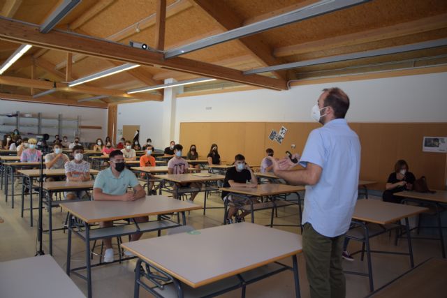 Los centros docentes de la UPCT presentan el curso a sus nuevos estudiantes de grado - 1, Foto 1