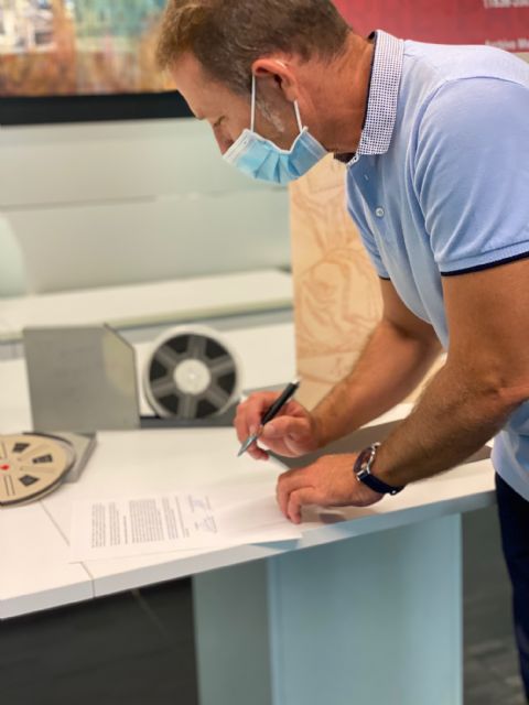 Donación del fondo videográfico de la familia de D. Eduardo Vera Carrión al Archivo Municipal del Ayuntamiento de Torre Pacheco - 1, Foto 1