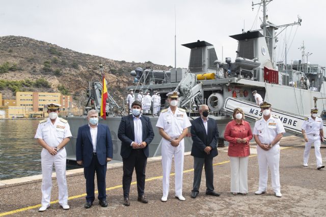El presidente de la Comunidad acompaña a Su Majestad el Rey Felipe VI en su visita a la 1ª Escuadrilla de Medidas Contra Minas (MCM) - 1, Foto 1