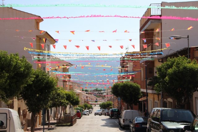 El Ayuntamiento y la asociacin de vecinos del barrio de Los Dolores, juntos en la organizacin de las fiestas 2021, Foto 1