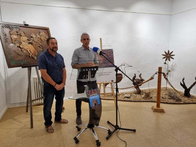 Antonio Fernández Espín presenta su colección Paisajes de Vid'a en la Casa de Cultura - 1, Foto 1