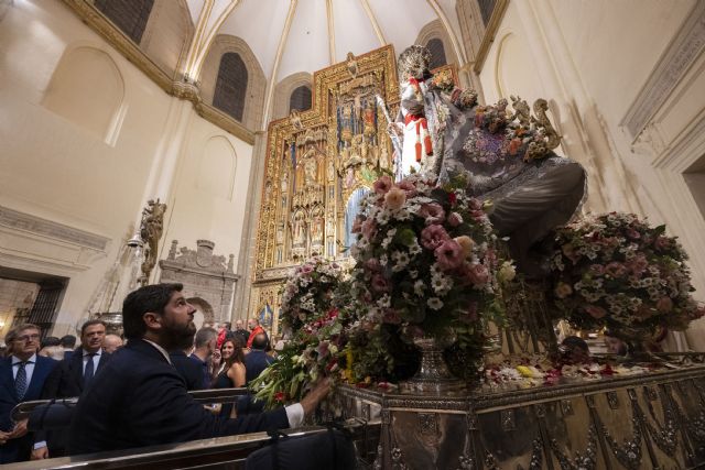 López Miras acompaña a la Fuensanta en su llegada a Murcia y destaca la ilusión de miles de murcianos - 1, Foto 1