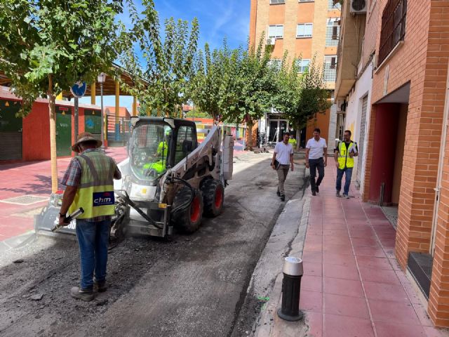El Gobierno local de Molina de Segura rehabilita el firme de las calles Profesor Joaquín Abellán y Coros y Danzas en el Barrio Centro - 1, Foto 1
