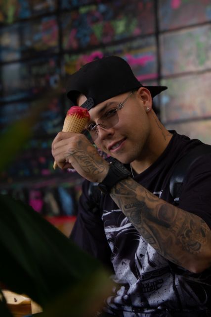 Junior Robles estrena Serenatica, un reguetón íntimo inspirado en su historia de amor - 3, Foto 3