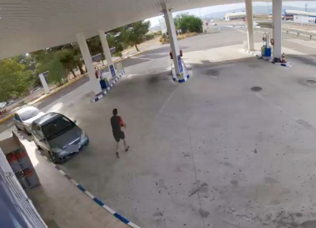 La Guardia Civil detiene a un experimentado delincuente por asaltar una gasolinera en Mula - 3, Foto 3