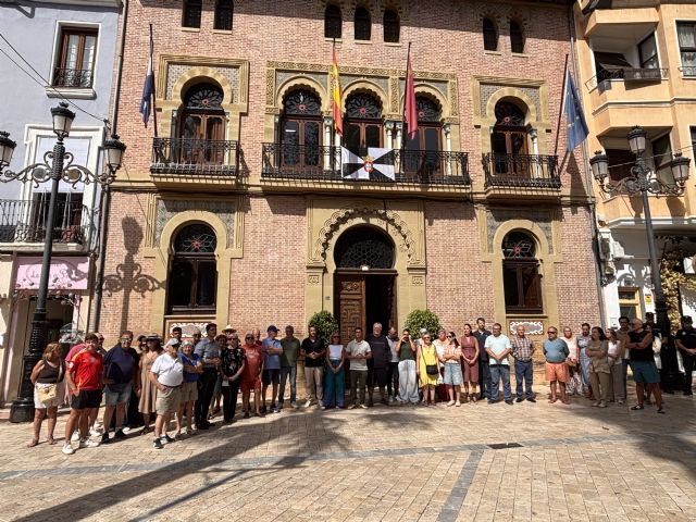 La bandera de Ceuta luce desde esta ma&ntilde;ana en el balc�n del Ayuntamiento