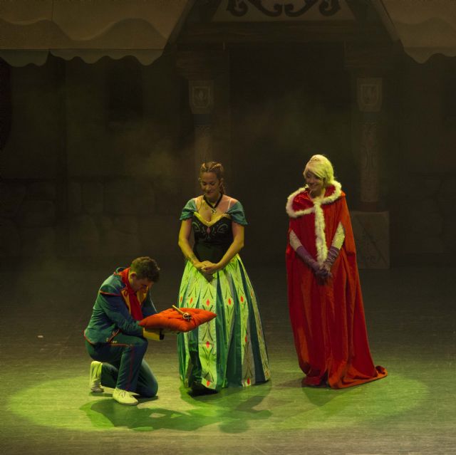 El musical infantil `La Reina de las Nieves´ abrió la temporada de otoño del Auditorio El Batel haciendo las delicias del público infantil - 1, Foto 1