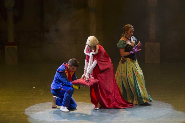 El musical infantil `La Reina de las Nieves´ abrió la temporada de otoño del Auditorio El Batel haciendo las delicias del público infantil - 2, Foto 2