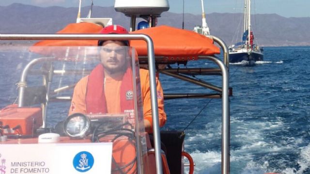 Intenso fin de semana de rescates de la embarcación LS Titania - 1, Foto 1