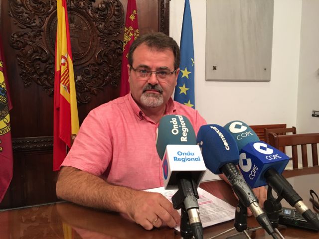 El PSOE denuncia que la CARM sigue debiendo más de 677.000 euros a la Mesa Solidaria después de seis años de los terremotos - 1, Foto 1