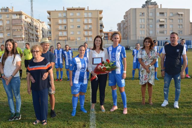 La Unión Deportiva Águilas Femenino recibe el cariño del público en su partido de presentación - 1, Foto 1