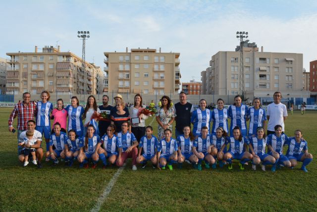 La Unión Deportiva Águilas Femenino recibe el cariño del público en su partido de presentación - 3, Foto 3