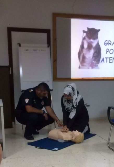 El cuerpo torreño de Protección Civil enseña primeros auxilios a los voluntarios de Servicios Sociales - 3, Foto 3