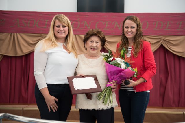 Natividad Meseguer es nombrada Mayor del Año durante el IX aniversario del Centro de Día - 1, Foto 1