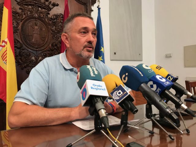 El Ayuntamiento ultima la licitación de las obras para cubrir la pista polideportiva de Parrilla, poner en valor el lavadero de Avilés y mejorar el paso a través del río - 1, Foto 1