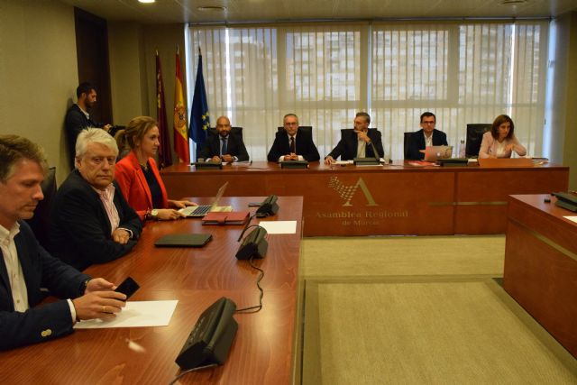 Patricia Fernández: “García-Legaz ha confirmado las enormes posibilidades económicas y turísticas del aeropuerto de Corvera” - 3, Foto 3