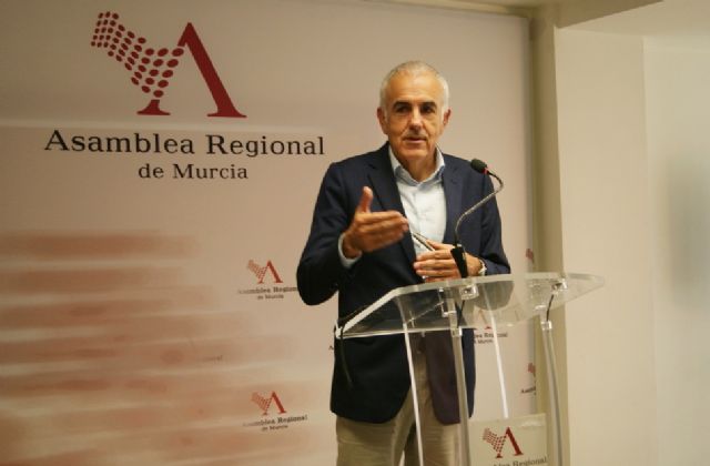 Martínez Baños: García Legaz no aclara por qué el Gobierno regional gastó 300 millones de euros para construir el aeropuerto de Corvera, siendo rentable el de San Javier - 2, Foto 2