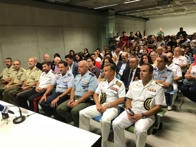 Exposición: Defensa nacional. La adaptación permanente de las Fuerzas Armadas hasta el 19 de octubre - 2, Foto 2