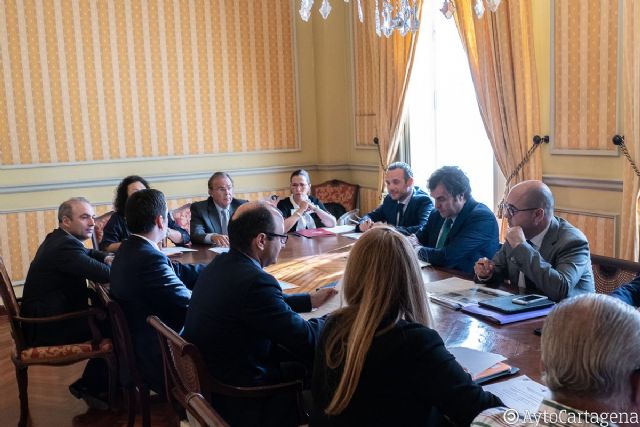 El Ayuntamiento, SEPES y la CARM acuerdan agilizar el convenio que permitirá el inicio de la ZAL de Los Camachos a principio de 2019 - 1, Foto 1