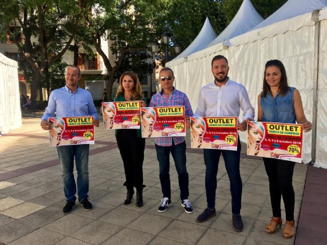 La Plaza de Calderón acogerá desde este jueves y hasta el próximo domingo la actividad comercial Vamos de compras, Let´s go shopping - 1, Foto 1