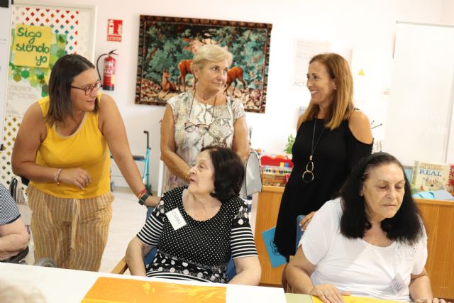 El Grupo Municipal Popular se reúne con la asociación ´Alzheimer Águilas´ para conocer de primera mano las necesidades del colectivo - 1, Foto 1