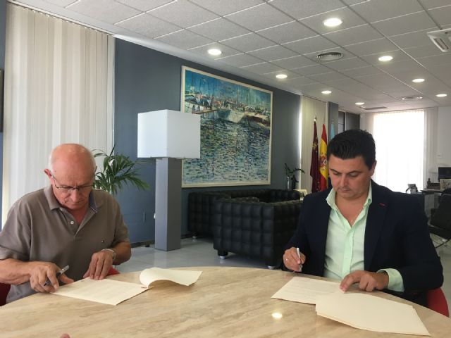 El Ayuntamiento renueva convenio de colaboración con la asociación San Javier, ciudad de compras - 2, Foto 2
