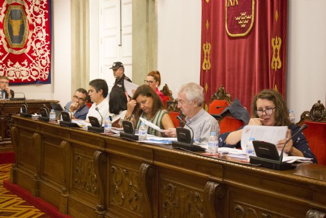 MC impulsa que se obligue a construir a los propietarios de solares y mejoras en los accesos de la zona oeste - 1, Foto 1