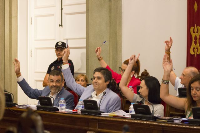 MC impulsa que se obligue a construir a los propietarios de solares y mejoras en los accesos de la zona oeste - 3, Foto 3