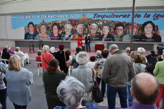 El Ayuntamiento de Lorca pone en marcha la segunda edición del mural pictórico Mujeres Esenciales: impulsoras de la Igualdad - 1, Foto 1