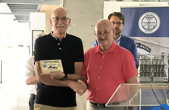 Más de 80 maquetas, piezas, fotografías y pinturas componen la exposición multitemática de los aprendices de Bazán - 1, Foto 1