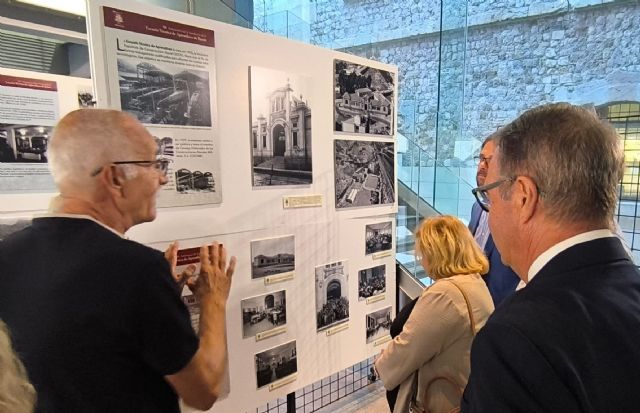 Más de 80 maquetas, piezas, fotografías y pinturas componen la exposición multitemática de los aprendices de Bazán - 4, Foto 4